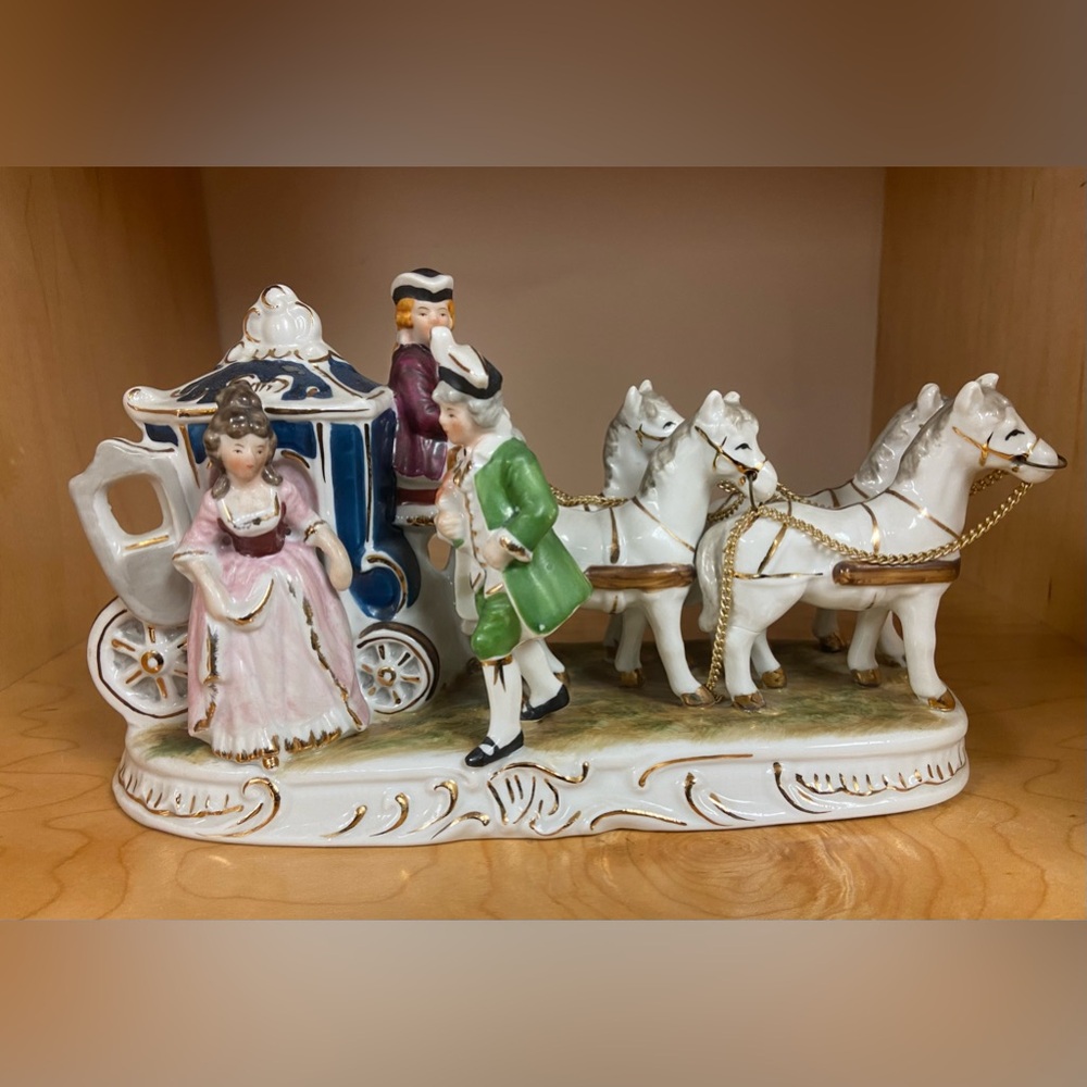 VINTAGE PORCELAIN HORSE CARRIAGE VICTORIAN ERA MADE IN EUROPE 10” INCHES LONG